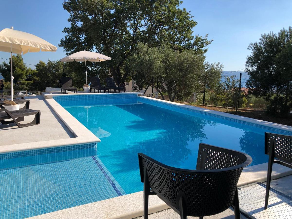 The View Split. Highlight With Roof-Top-Terrace And Pool Kastela Exterior photo