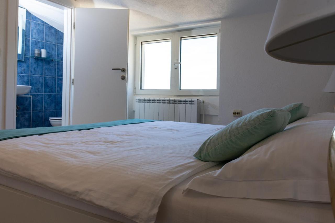 The View Split. Highlight With Roof-Top-Terrace And Pool Kastela Exterior photo